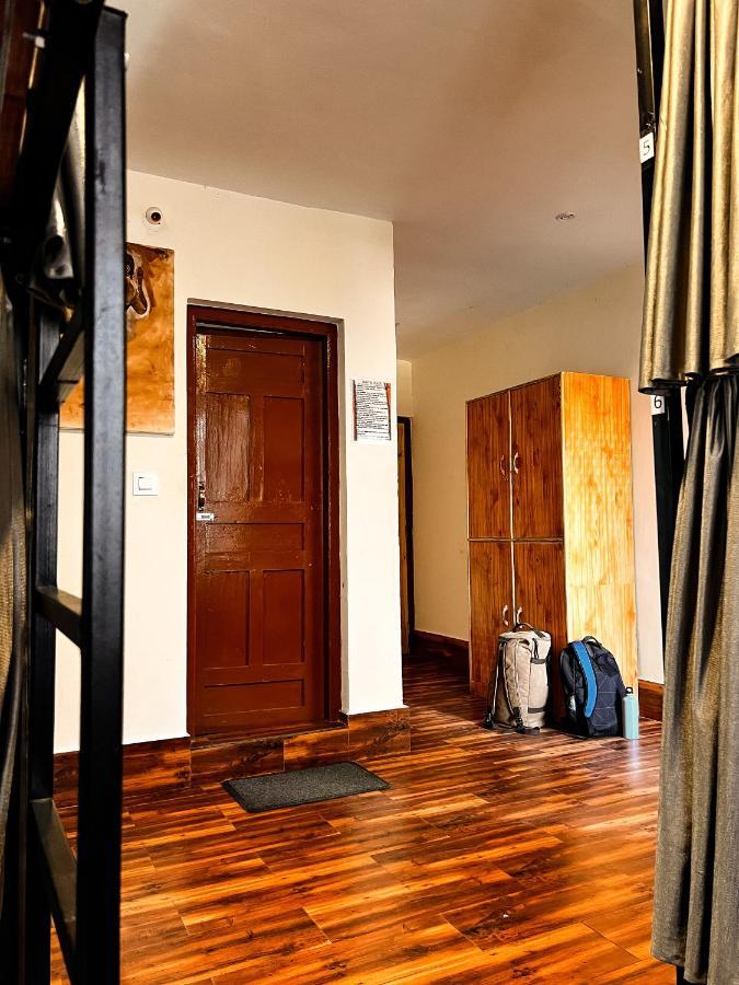 Roamate Hostel, Old Manali Exterior photo
